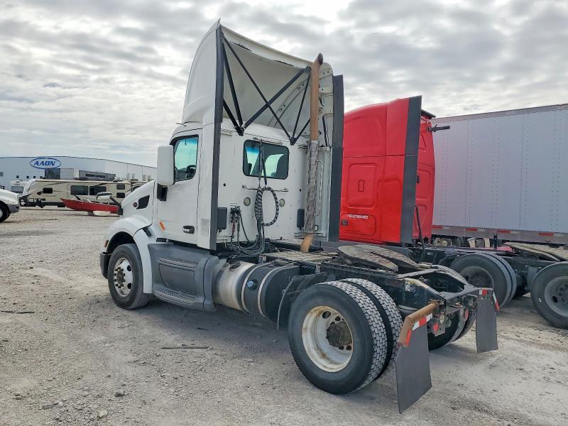 2019 Peterbilt 579 Semi Truck