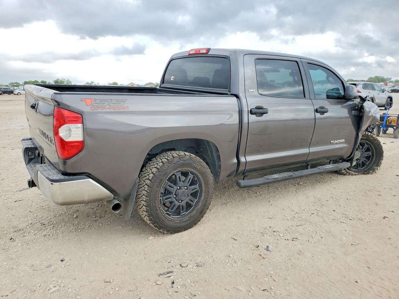 2015 Toyota Tundra SR5