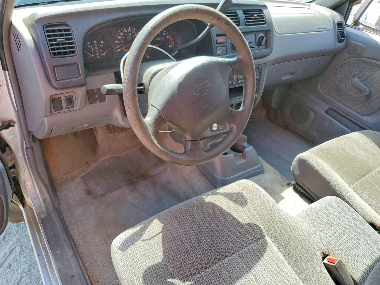 2000 Nissan Frontier XE