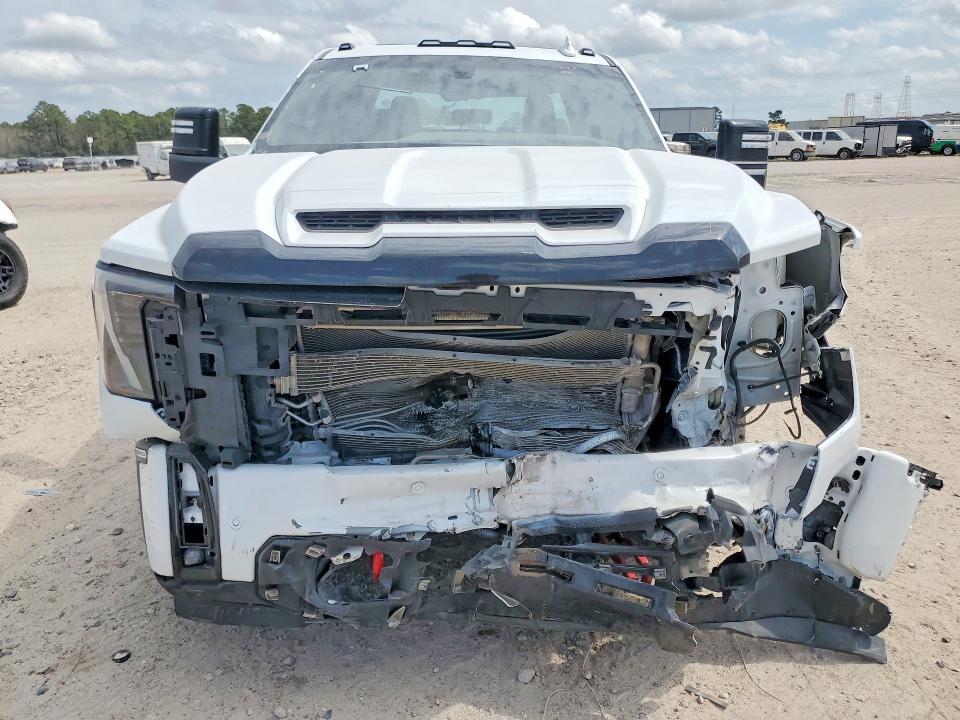 2024 GMC Sierra K2500 AT4