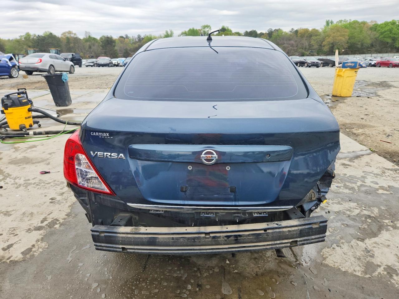 2015 Nissan Versa 1.6 s