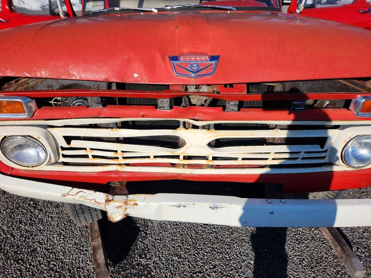1966 Ford F600 Flatbed Truck