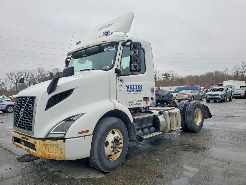 2019 Volvo VNR-Semi Truck