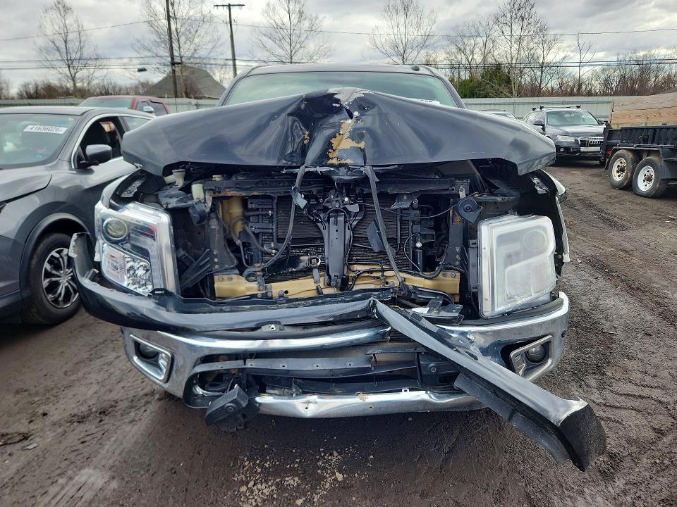 2017 Nissan Titan SL