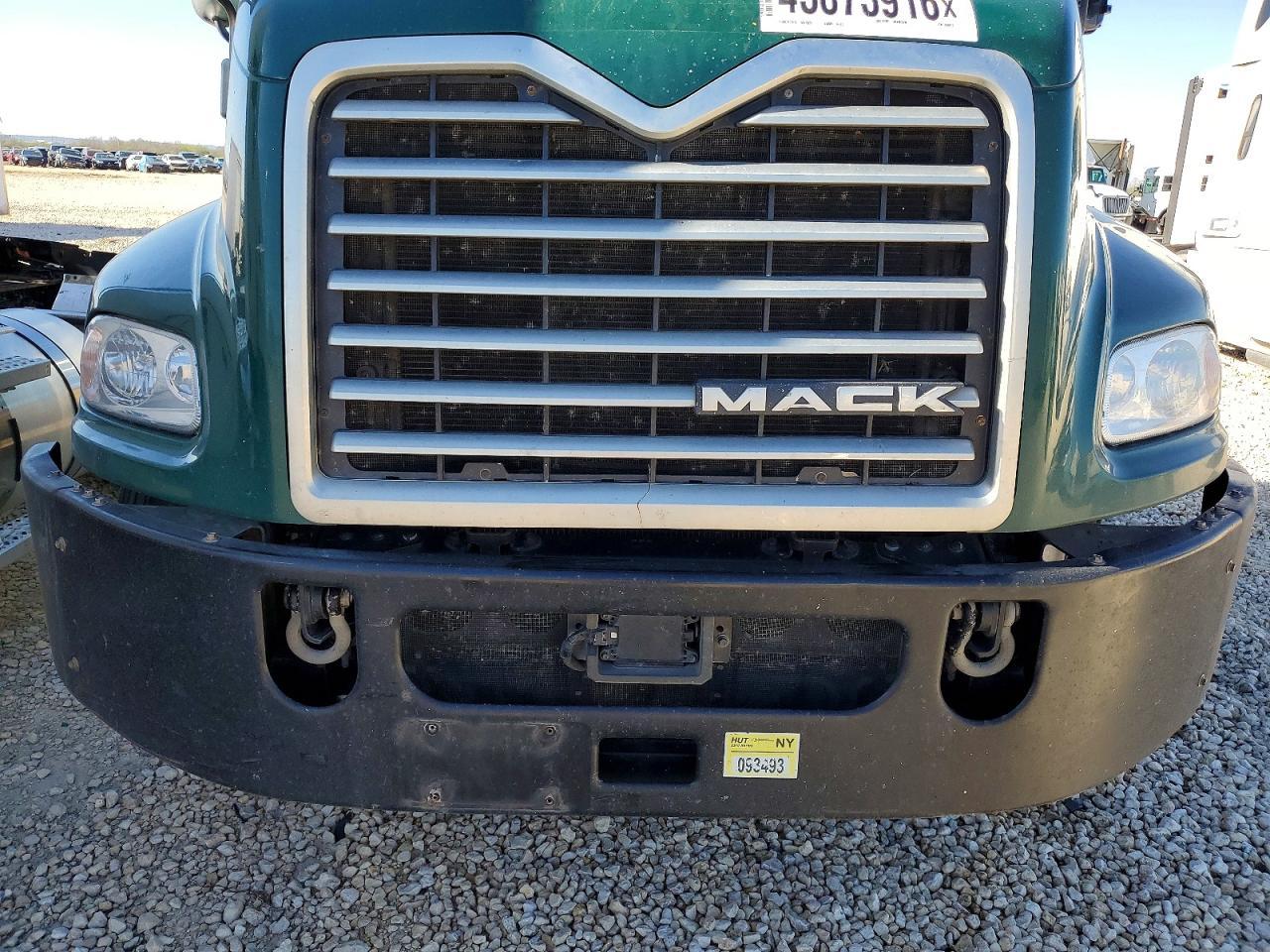 2018 Mack CXU612 Semi Truck