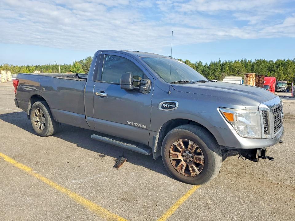 2017 Nissan Titan SV