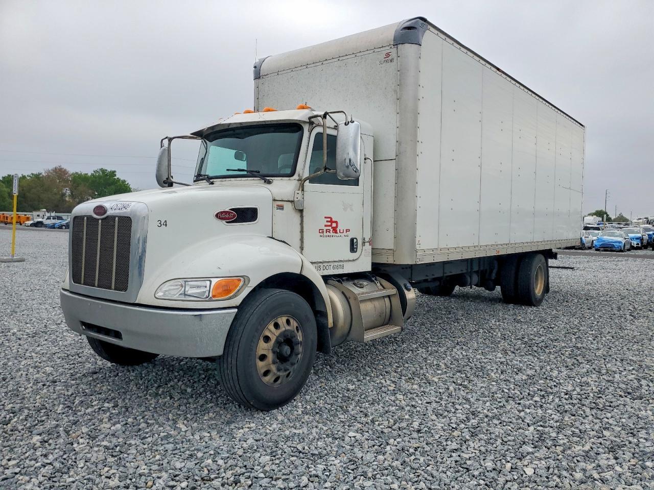 2019 Peterbilt 337 BOX Truck