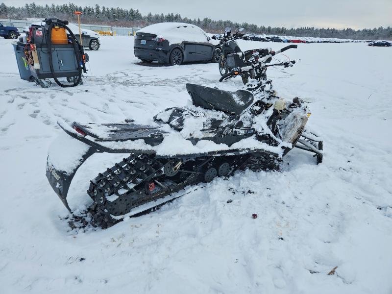 2019 Skidoo Renegade Adrenaline