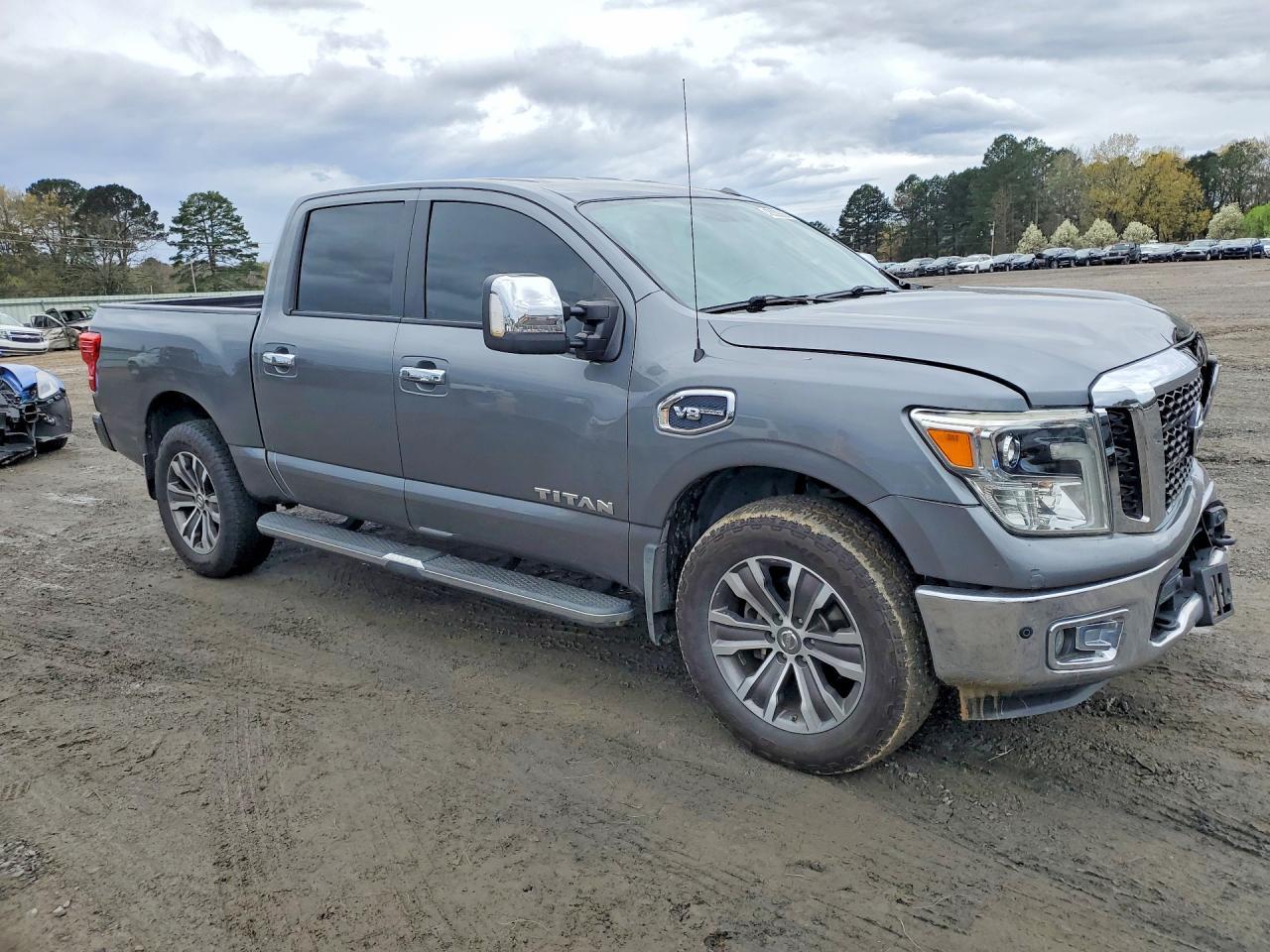 2017 Nissan Titan SL