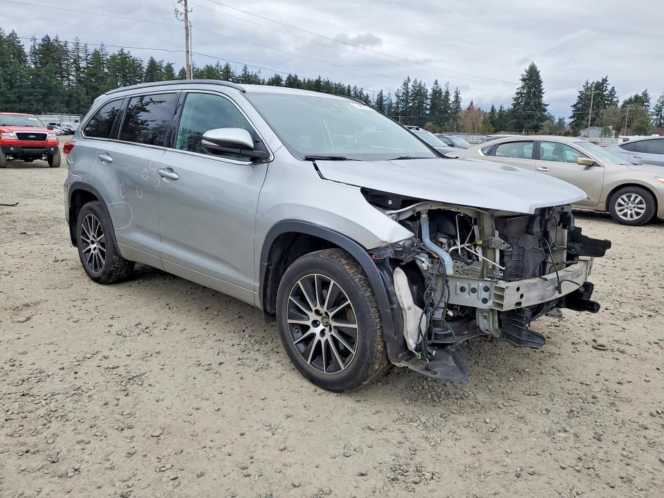 2018 Toyota Highlander se