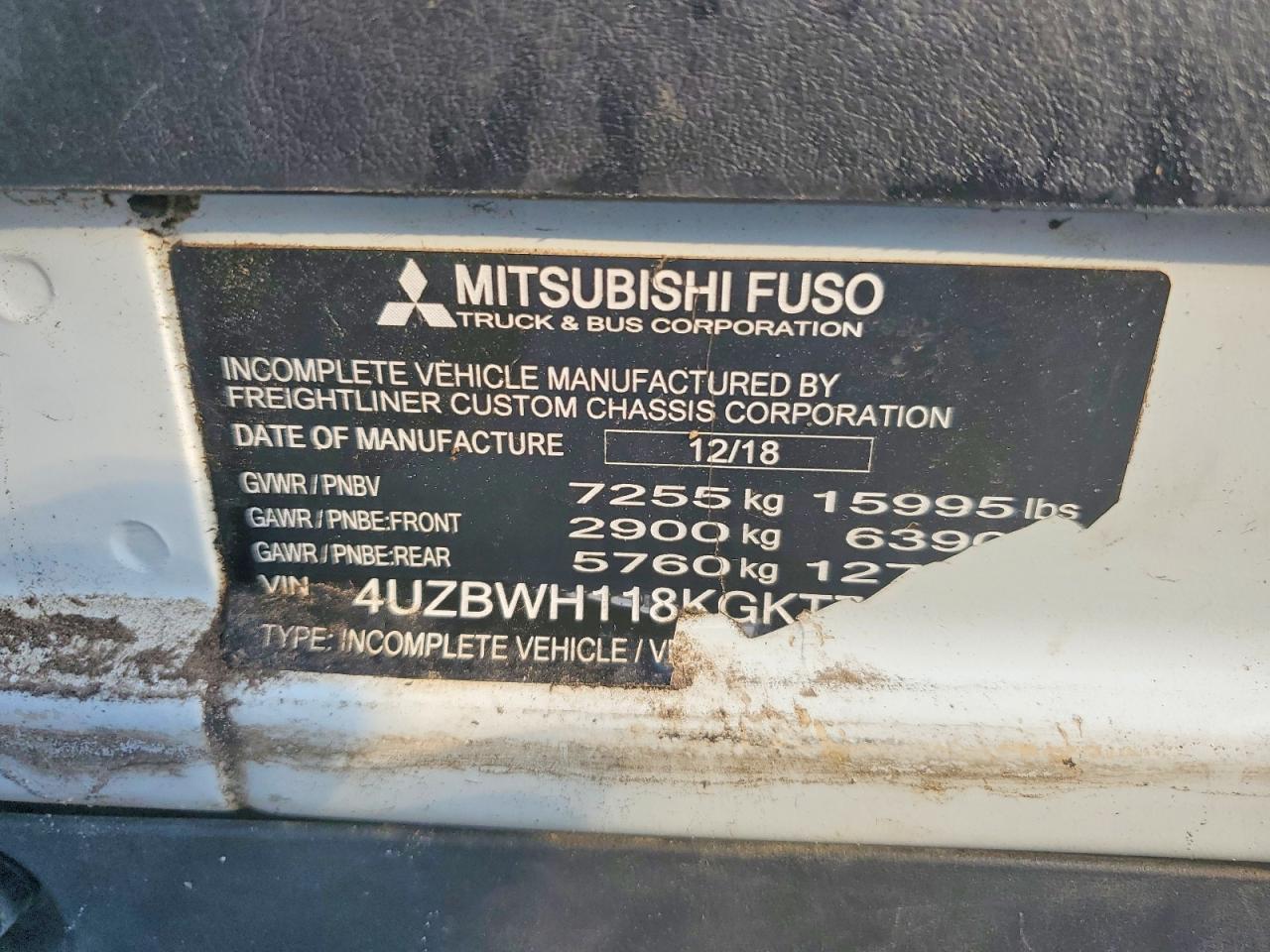 2019 Mitsubishi FE160 BOX Truck