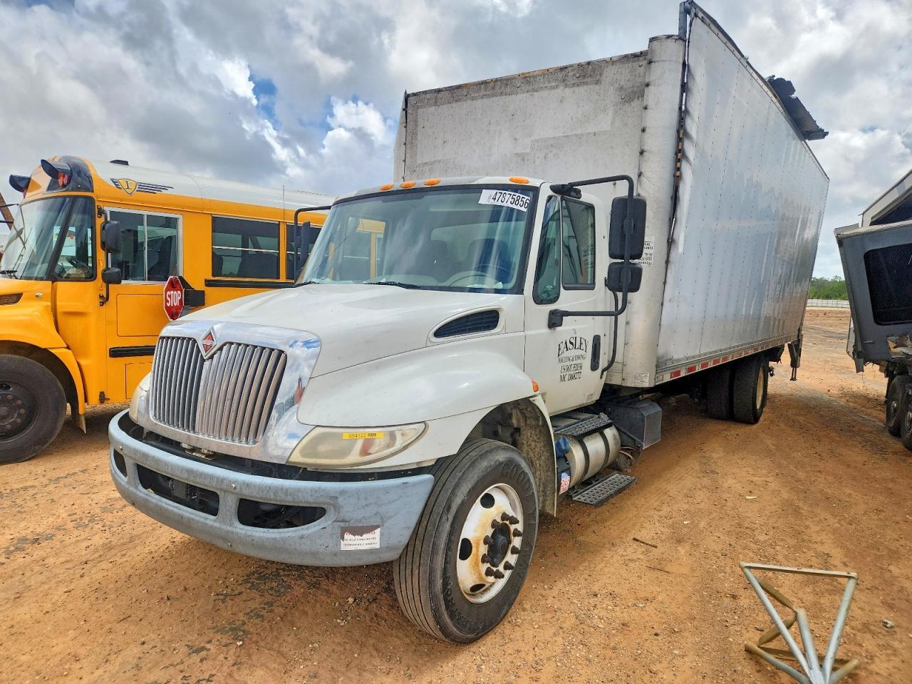 2018 International 4300 BOX Truck