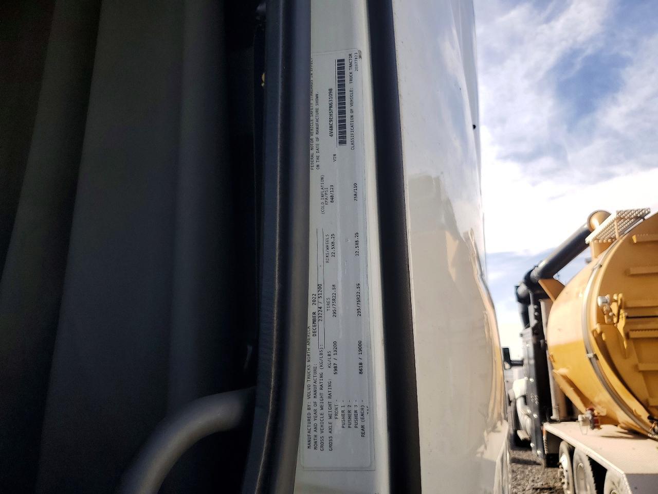 2023 Volv O VNL Semi Truck