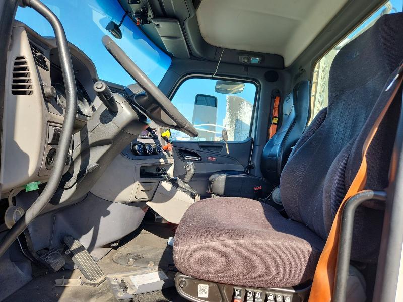 2017 Peterbilt 579 Semi Truck