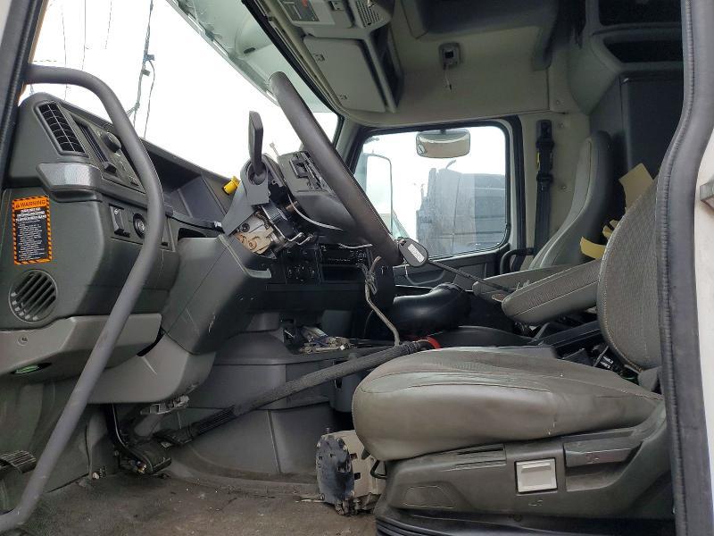 2019 Volvo VNL Semi Truck