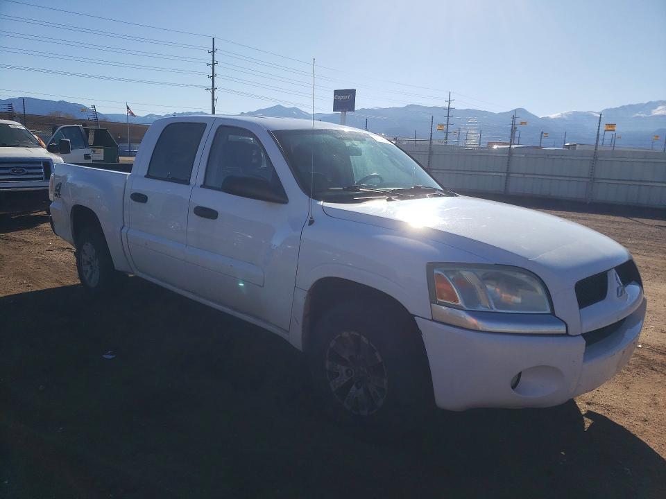 2006 Mitsubishi Raider LS