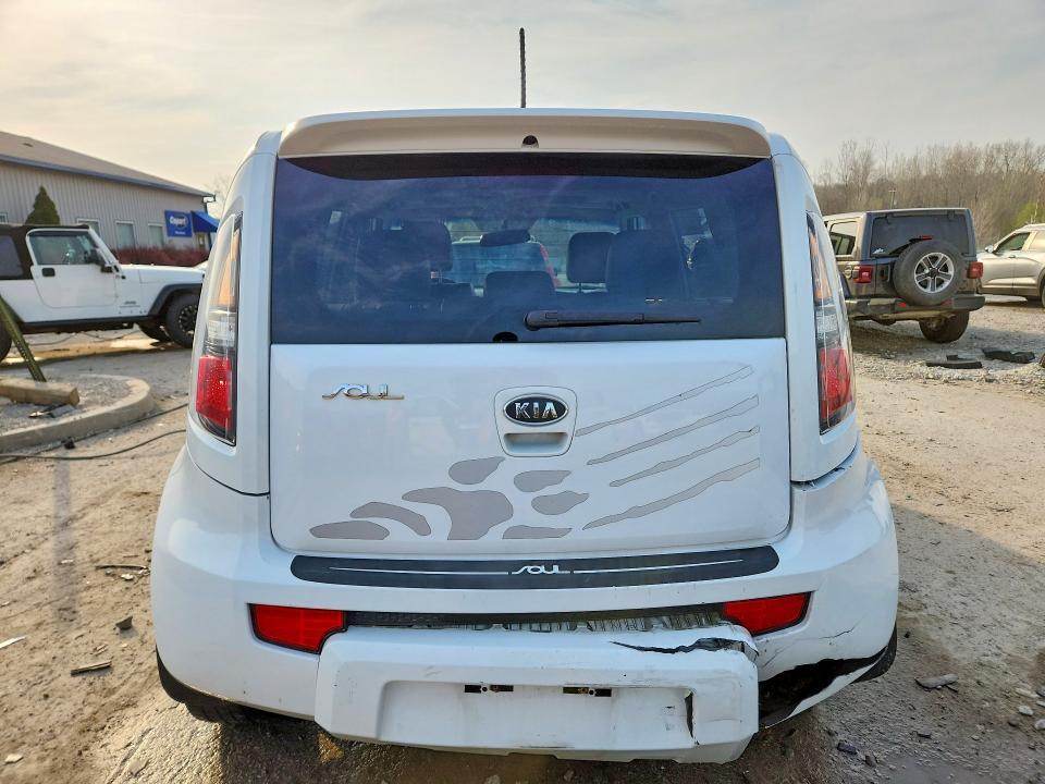 2011 KIA Soul +