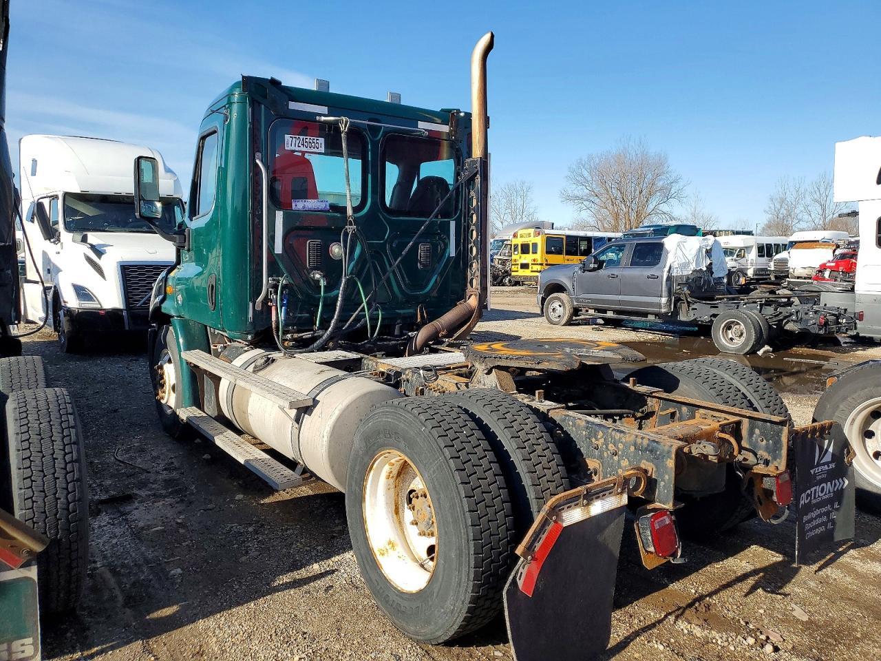 2015 Freightliner Cascadia Semi Truck