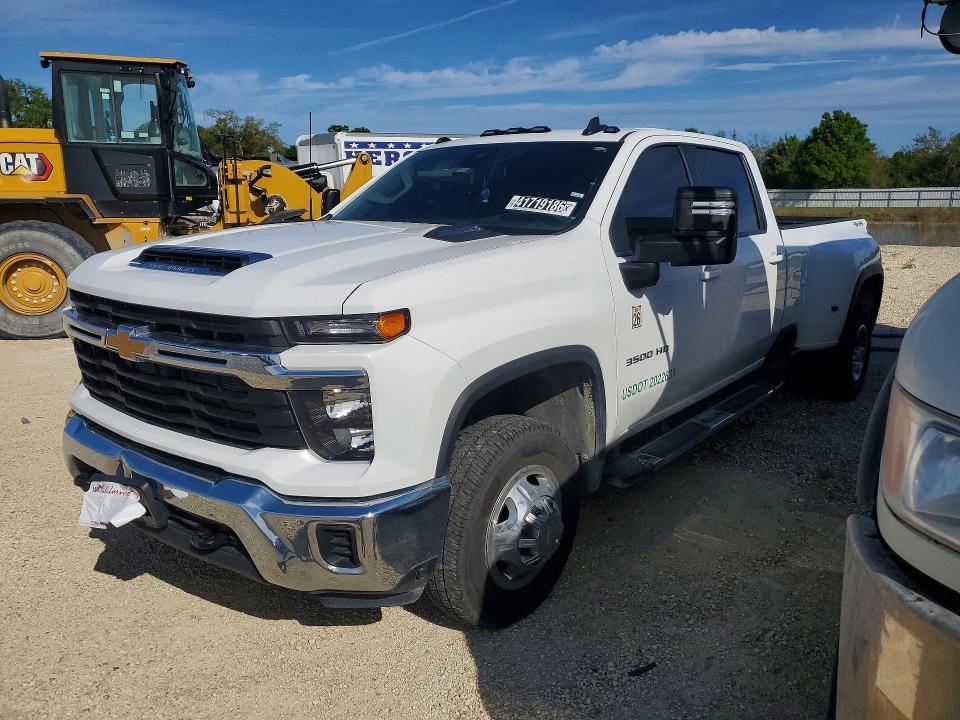 2024 Chevrolet Silverado K3500 LT