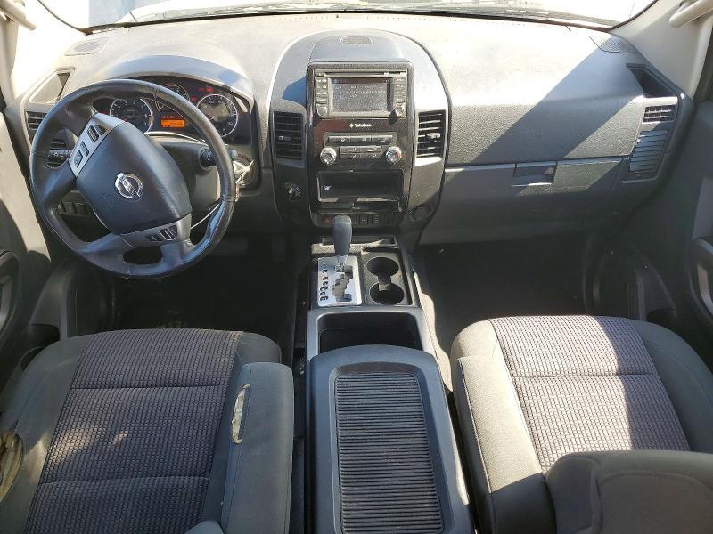 2015 Nissan Titan SV