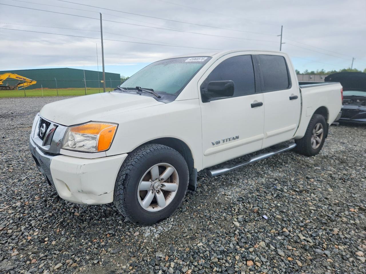 2011 Nissan Titan SV