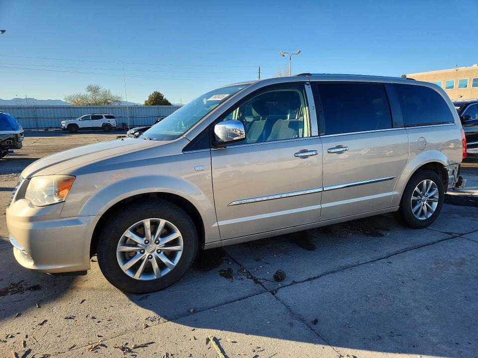 2014 Chrysler Town & Country Touring l