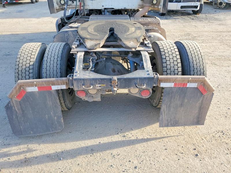 2017 Peterbilt 579 Semi Truck