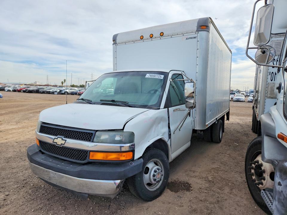 2004 Chevrolet Express BOX Truck