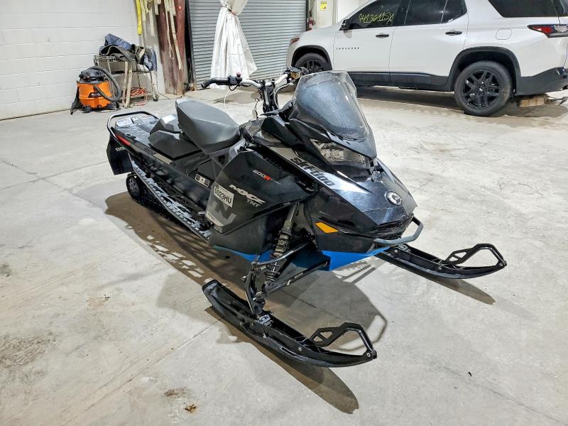 2019 Skidoo Snowmobile