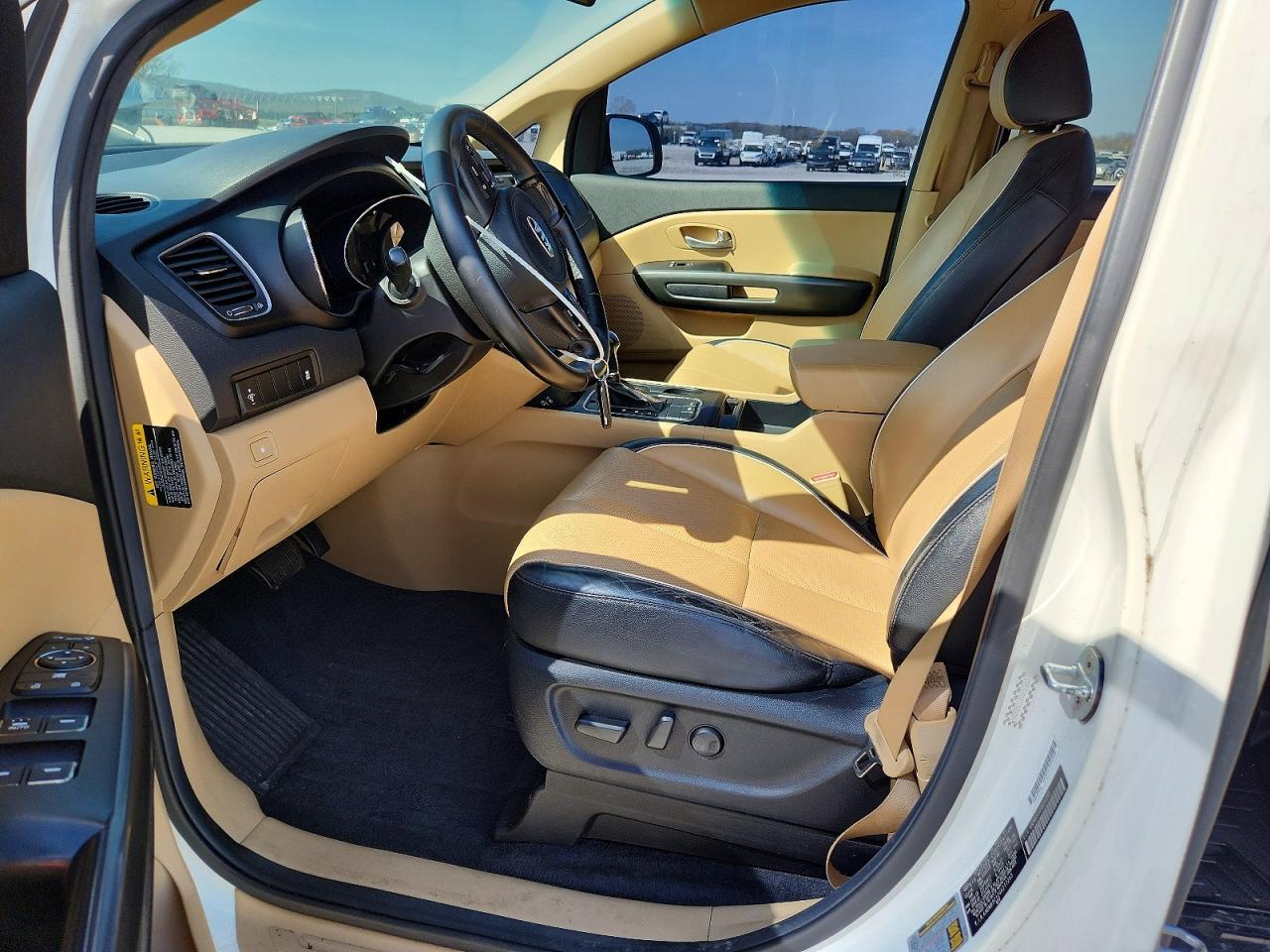 2016 KIA Sedona lx