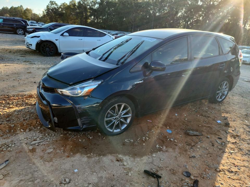 2017 Toyota Prius v Five