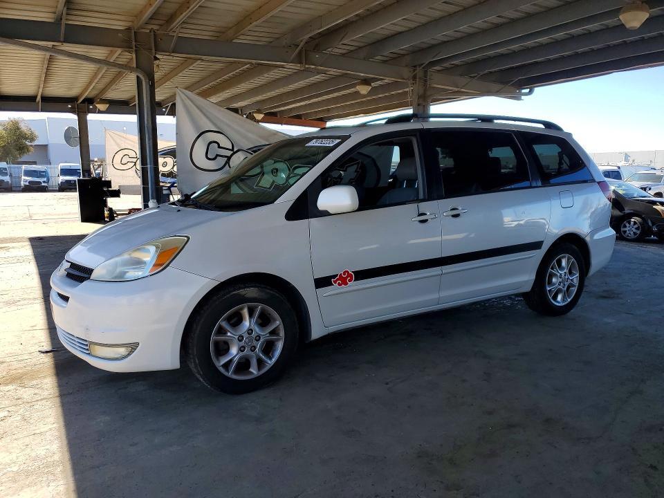 2005 Toyota Sienna xle 7 Passenger