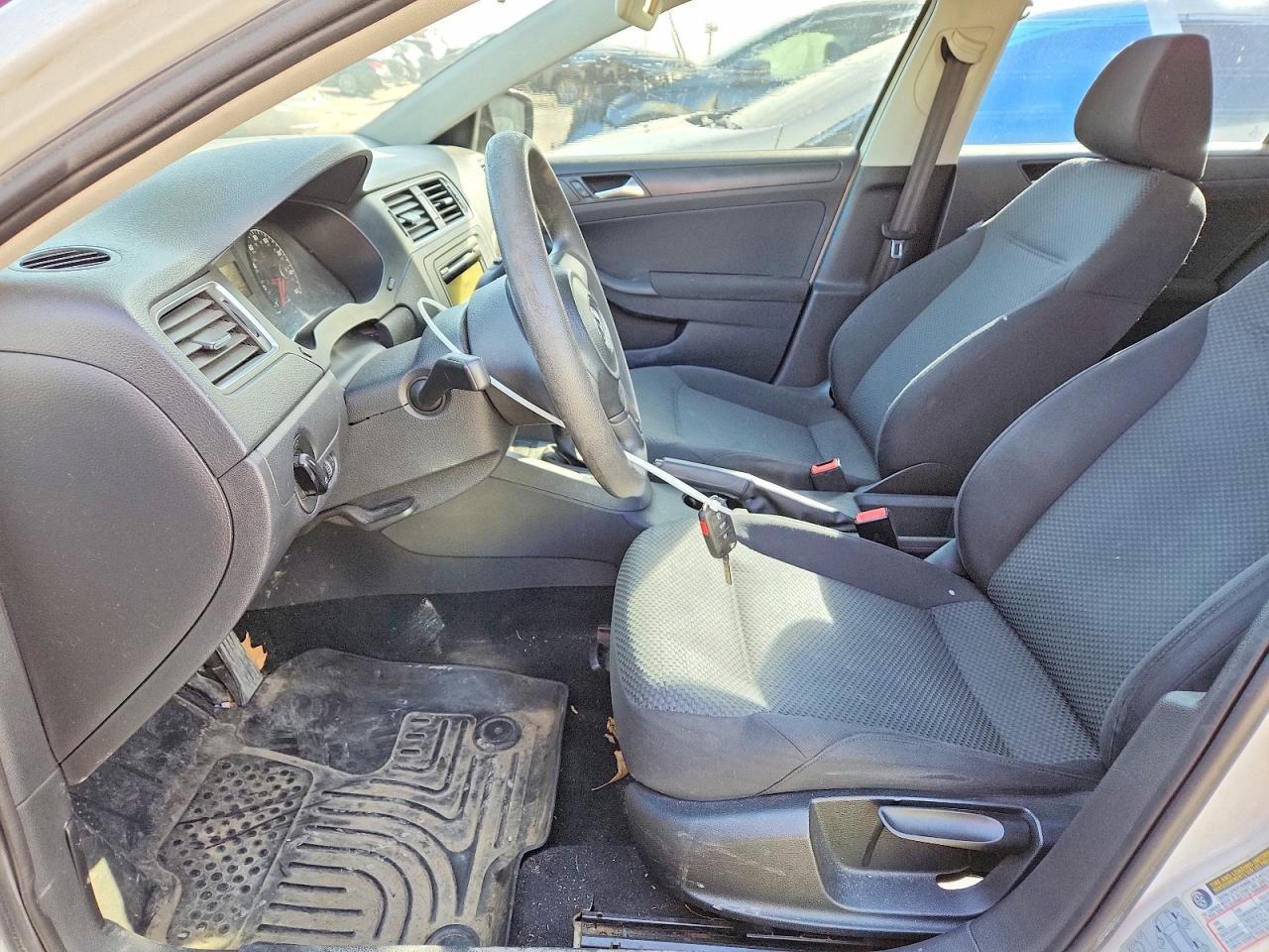 2011 Volkswagen Jetta Base