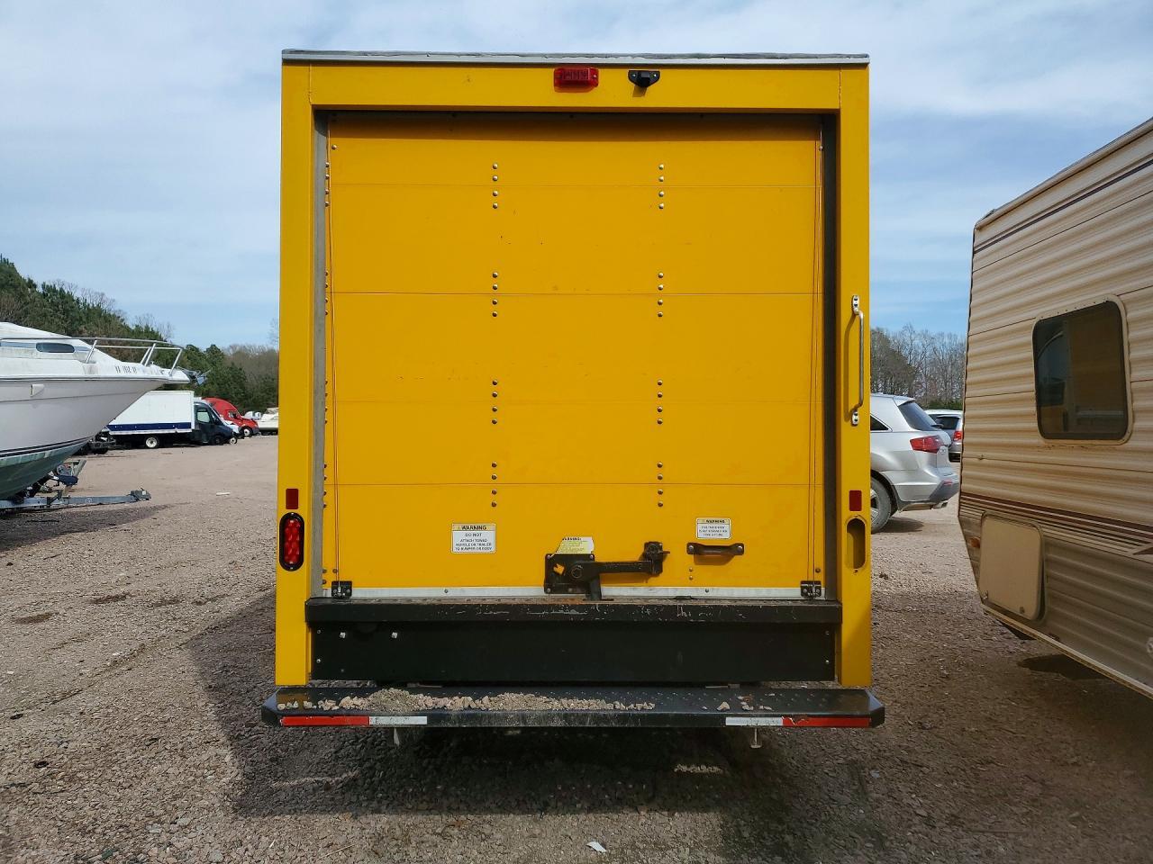 2023 GMC Savana BOX Truck