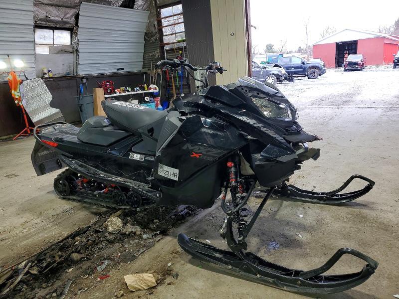 2022 Skidoo Mx z X-rs E-tec 850r