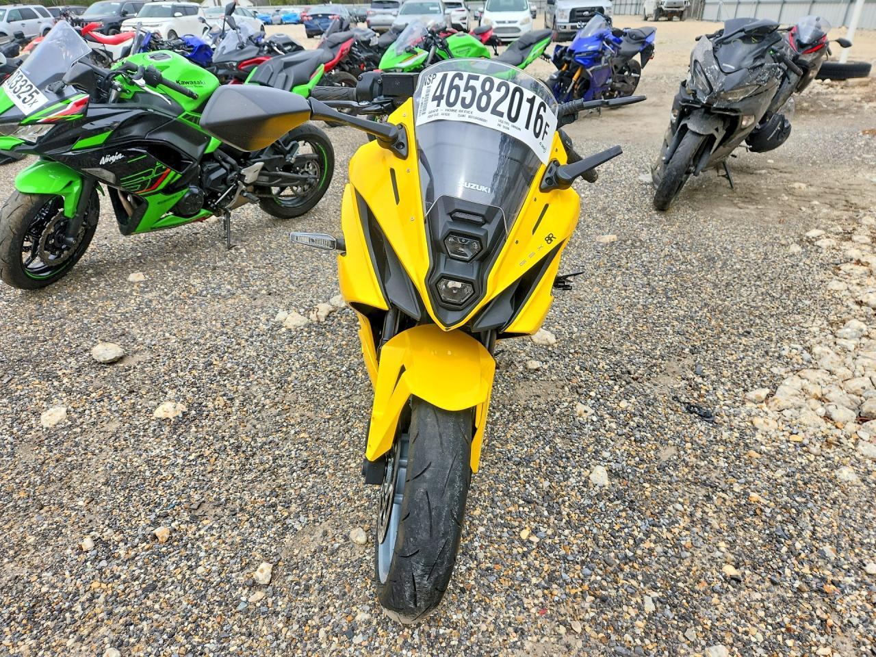2024 Suzuki GSX800 F