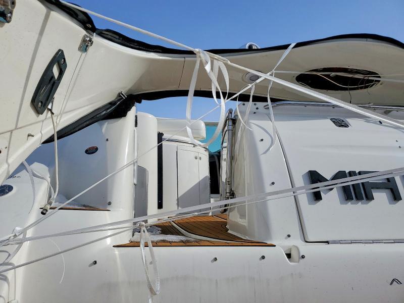 2004 Maxum Boat-Boat