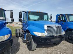 International Vehiculos salvage en venta: 2002 International 4400 Semi Truck