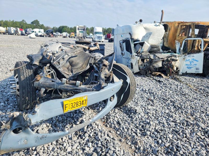 2005 Freightliner Columbia 120 Semi Truck