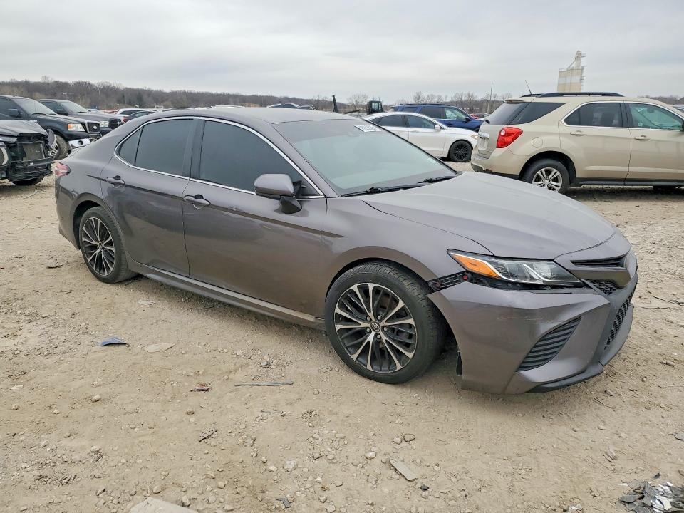 2018 Toyota Camry se