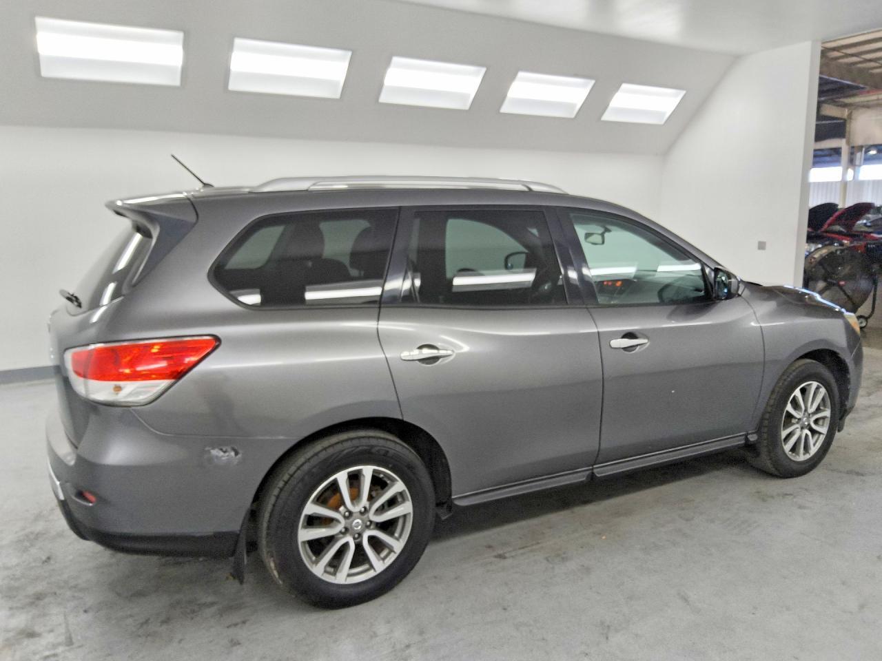 2016 Nissan Pathfinder s