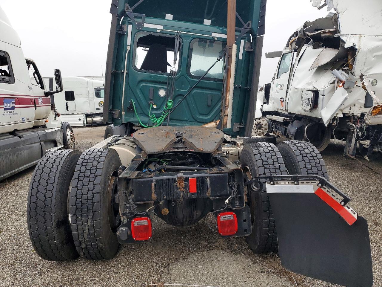 2022 Freigliner Cascadia 116