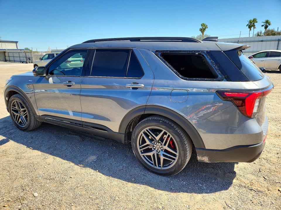 2025 Ford Explorer St-line