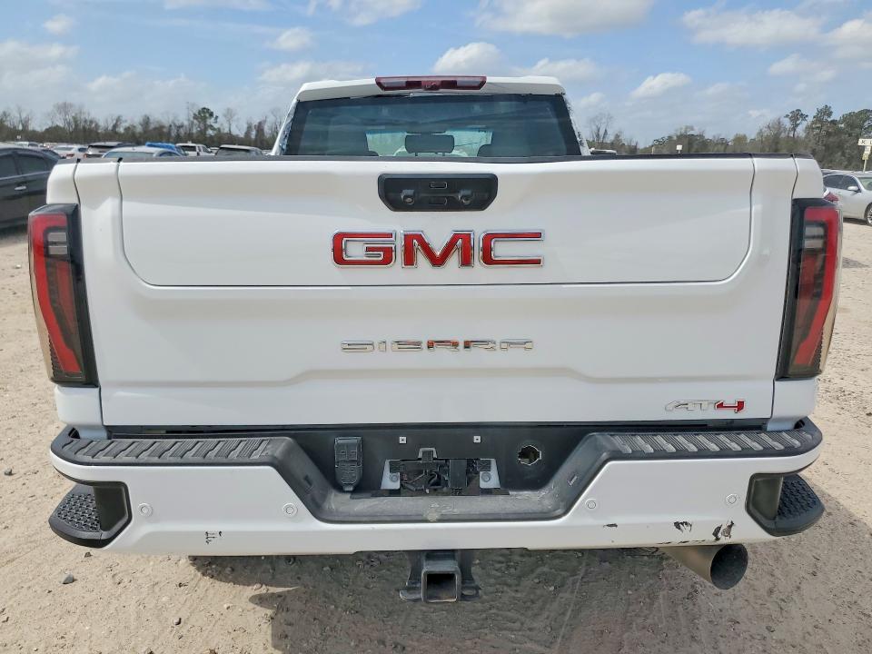 2024 GMC Sierra K2500 AT4