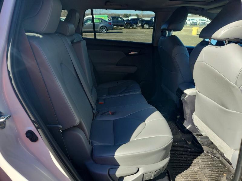 2021 Toyota Highlander xle