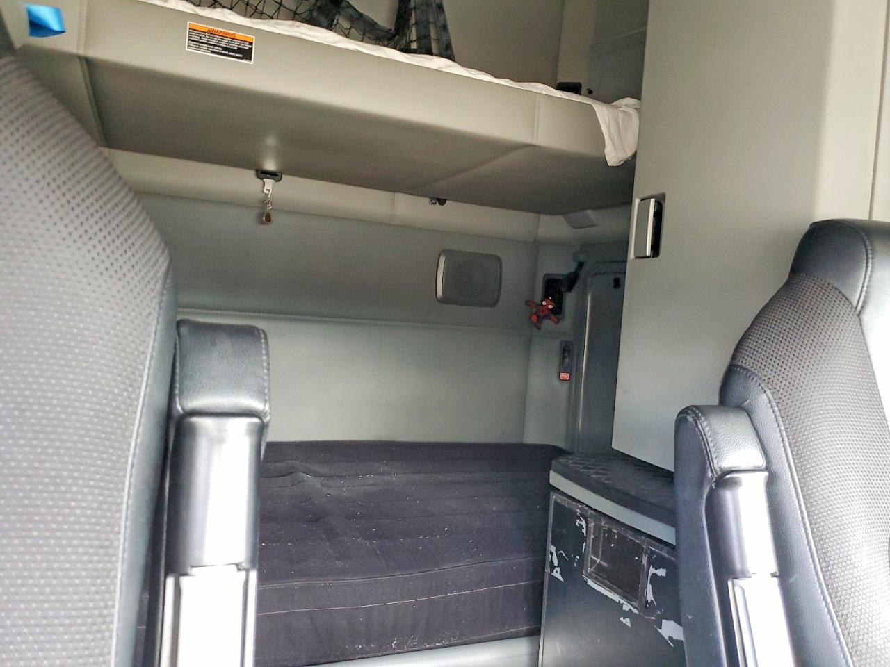 2019 Kenworth T680 Semi Truck