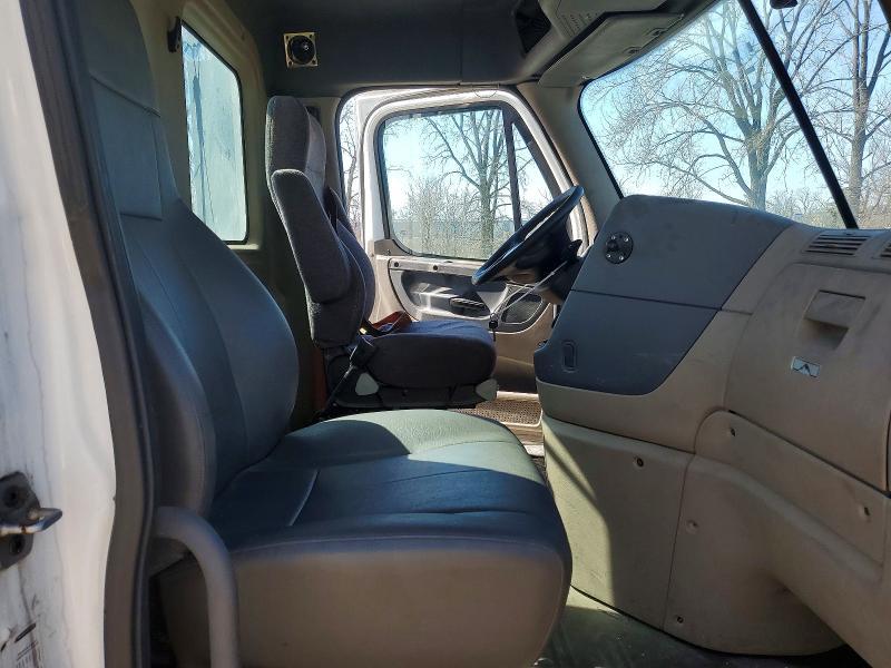 2016 Freightliner Cascadia 125 Semi Truck