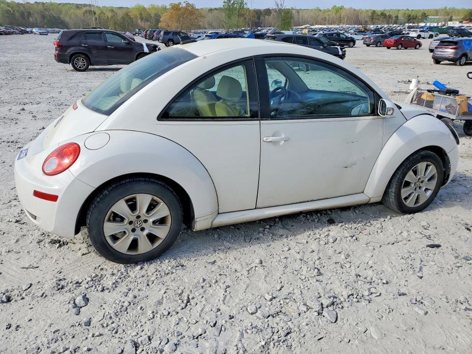 2010 Volkswagen New Beetle