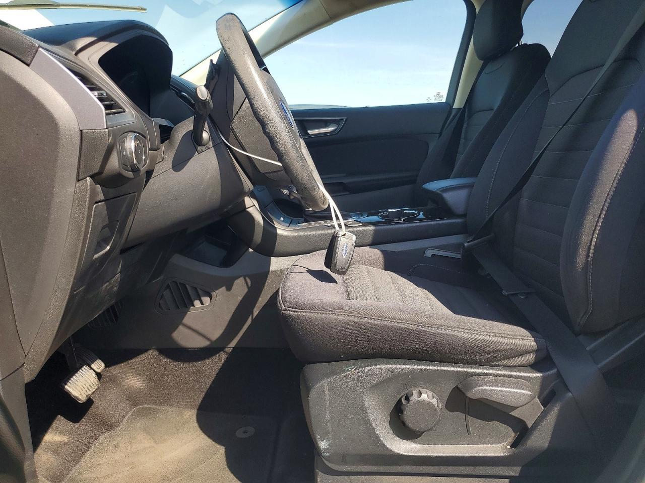 2017 Ford Edge se