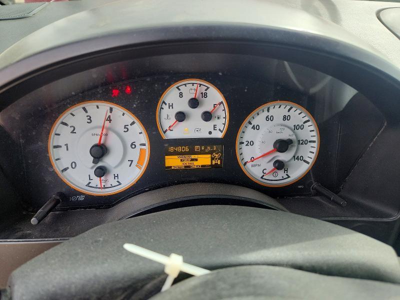 2011 Nissan Titan sv